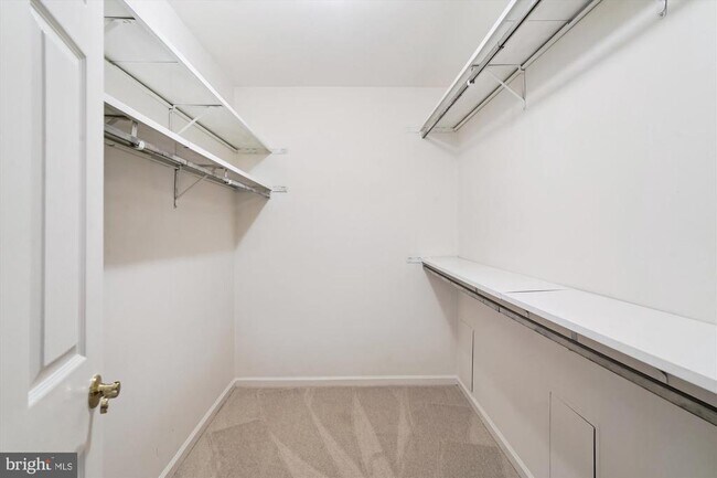 Building Photo - 10940 Brewer House Rd