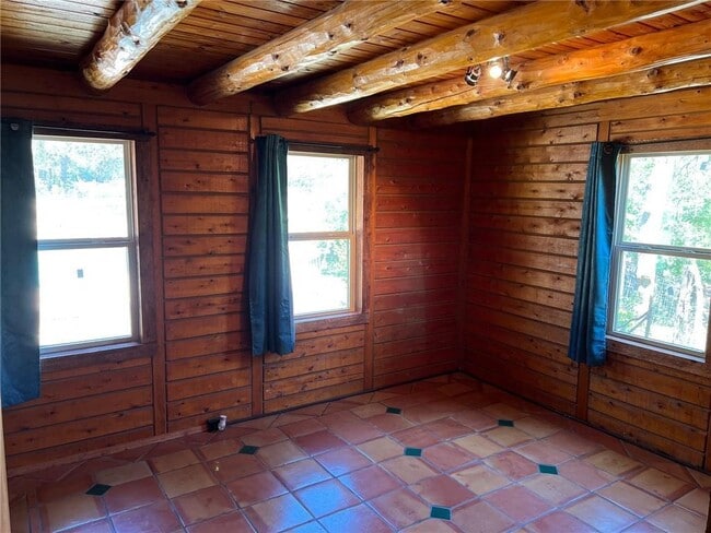 Building Photo - 1215 Agarita Dr