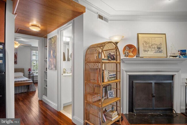 Building Photo - 220 N St Asaph St