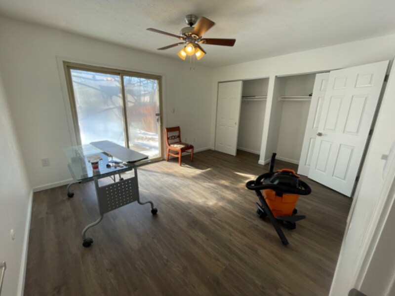 Building Photo - 617-621 N Sherry Dr