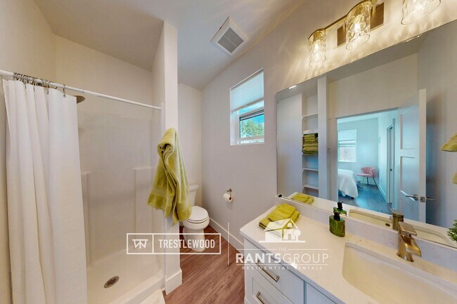Building Photo - Fully Furnished, Modern 1 Bed Corporate un...