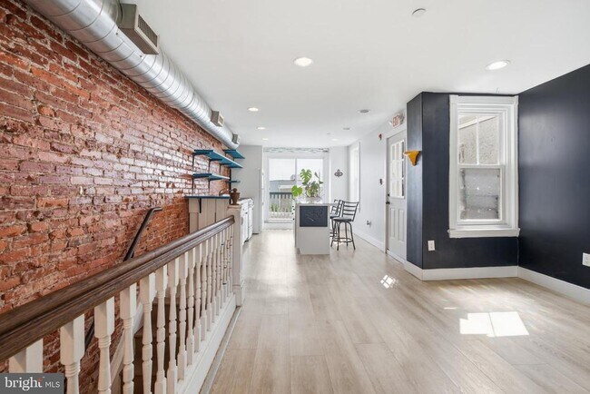 Building Photo - 651 N 33rd St