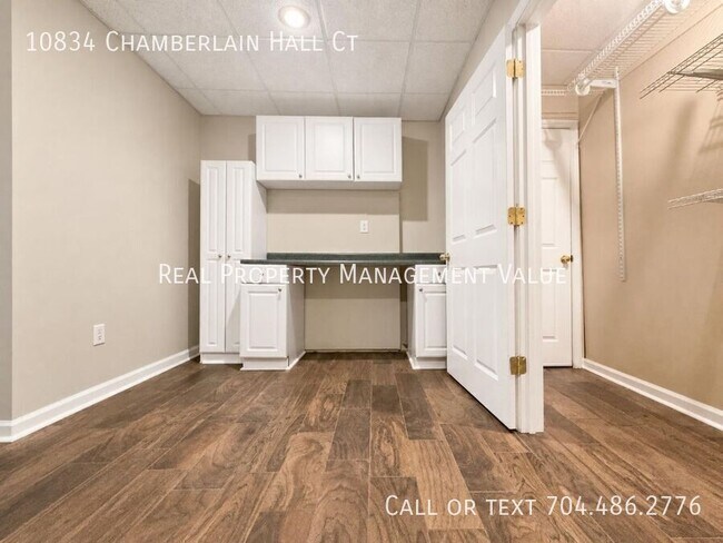 Building Photo - 10834 Chamberlain Hall Ct