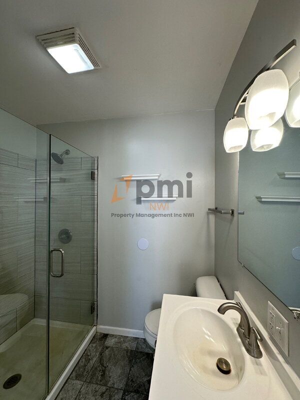 Building Photo - 13340 Fir St