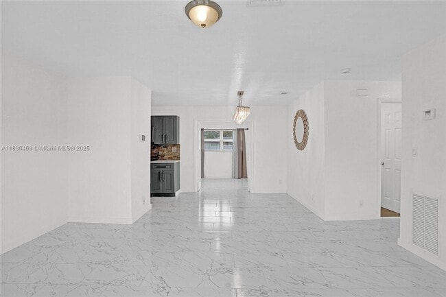 Building Photo - 3431 NW 5th Pl