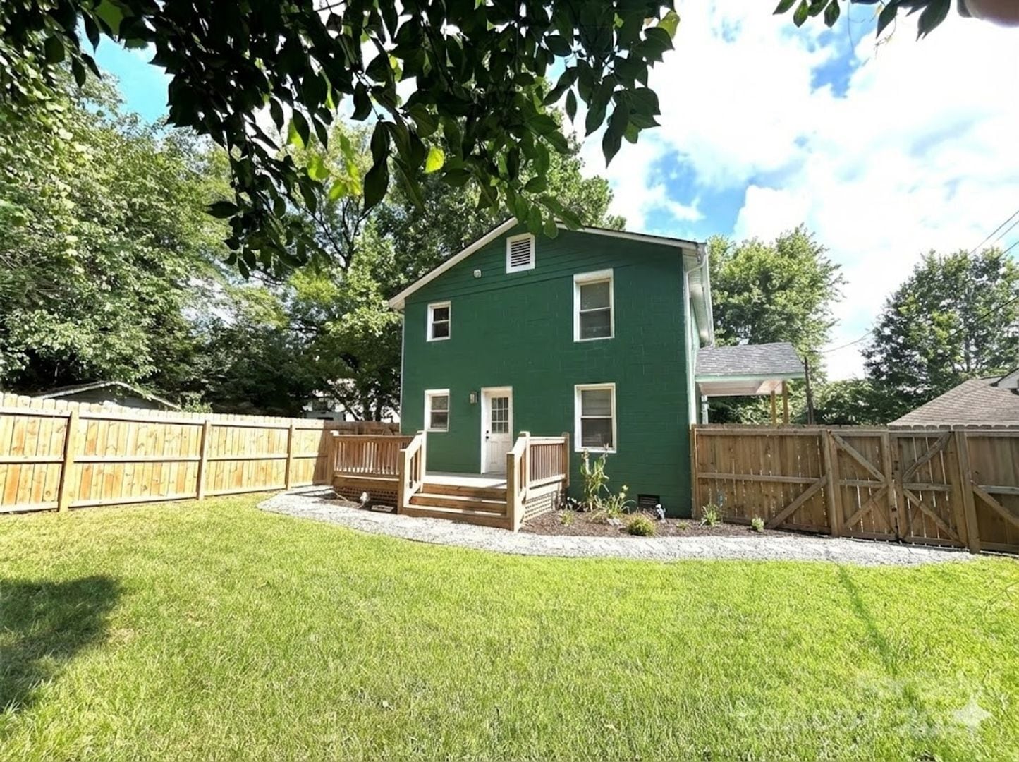 Building Photo - 1034 Charles Ave