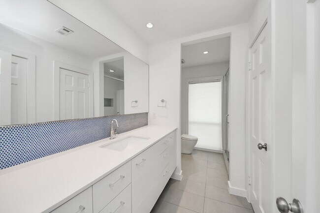 Building Photo - 7610 Highmeadow Dr