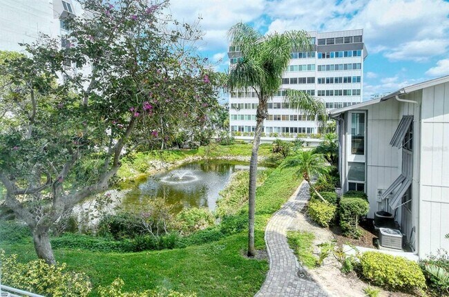 Building Photo - 1055 W Peppertree Dr