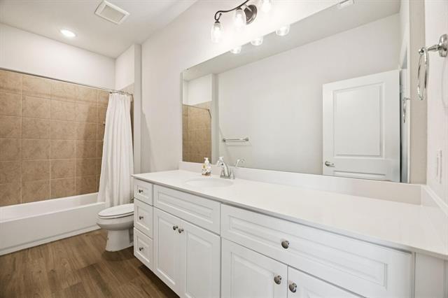 Building Photo - 6500 Bold Ruler Ln