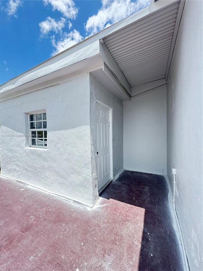 Building Photo - 17645 NW 37th Ave