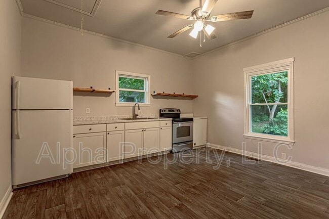 Building Photo - 8 Wrigley St