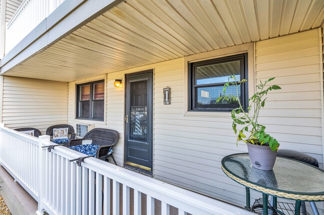 Building Photo - 113 Wharfside Dr
