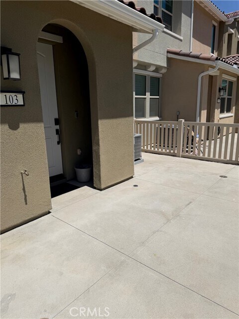 Building Photo - 3930 Lavine Wy