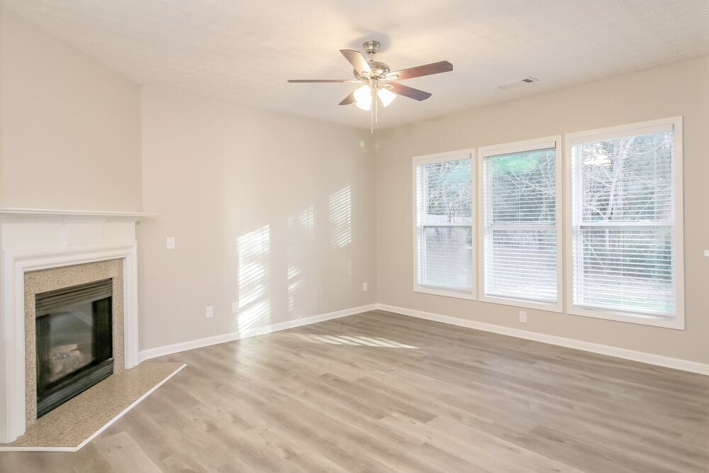 Building Photo - 445 Laurelton Cir
