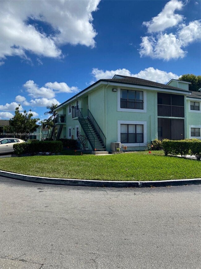 Building Photo - 4090 N Pine Island Rd