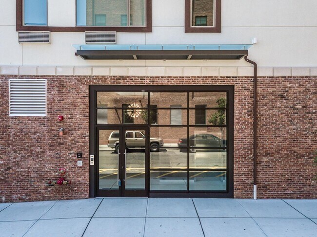 Building Photo - 6122 Hudson Ave