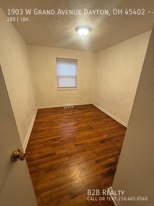 Building Photo - 1903 W Grand Ave