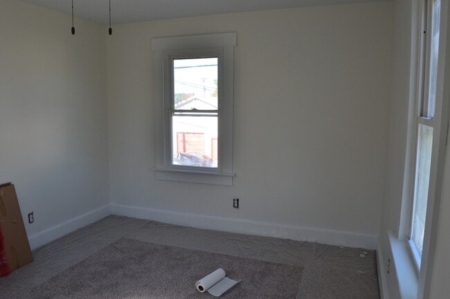 Building Photo - 20 Mcreynolds St