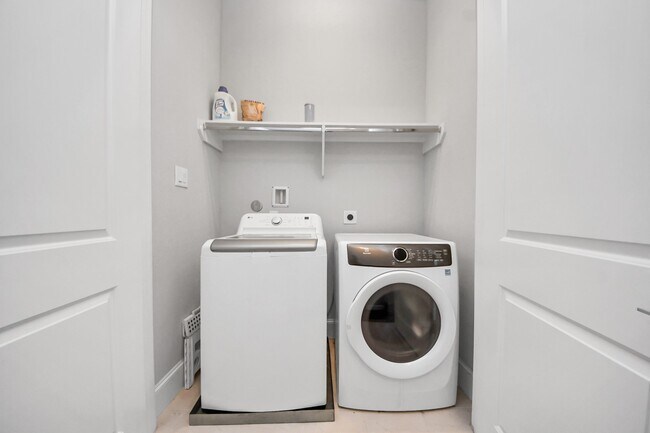 Building Photo - 9614 Riddlewood Ln