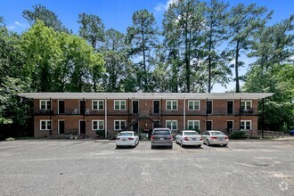 Building Photo - 210-20 Colonial Dr ~ Fayette Arms