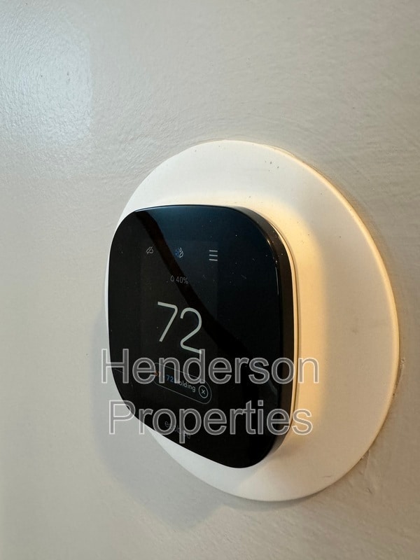 Building Photo - 501 Fenton Pl