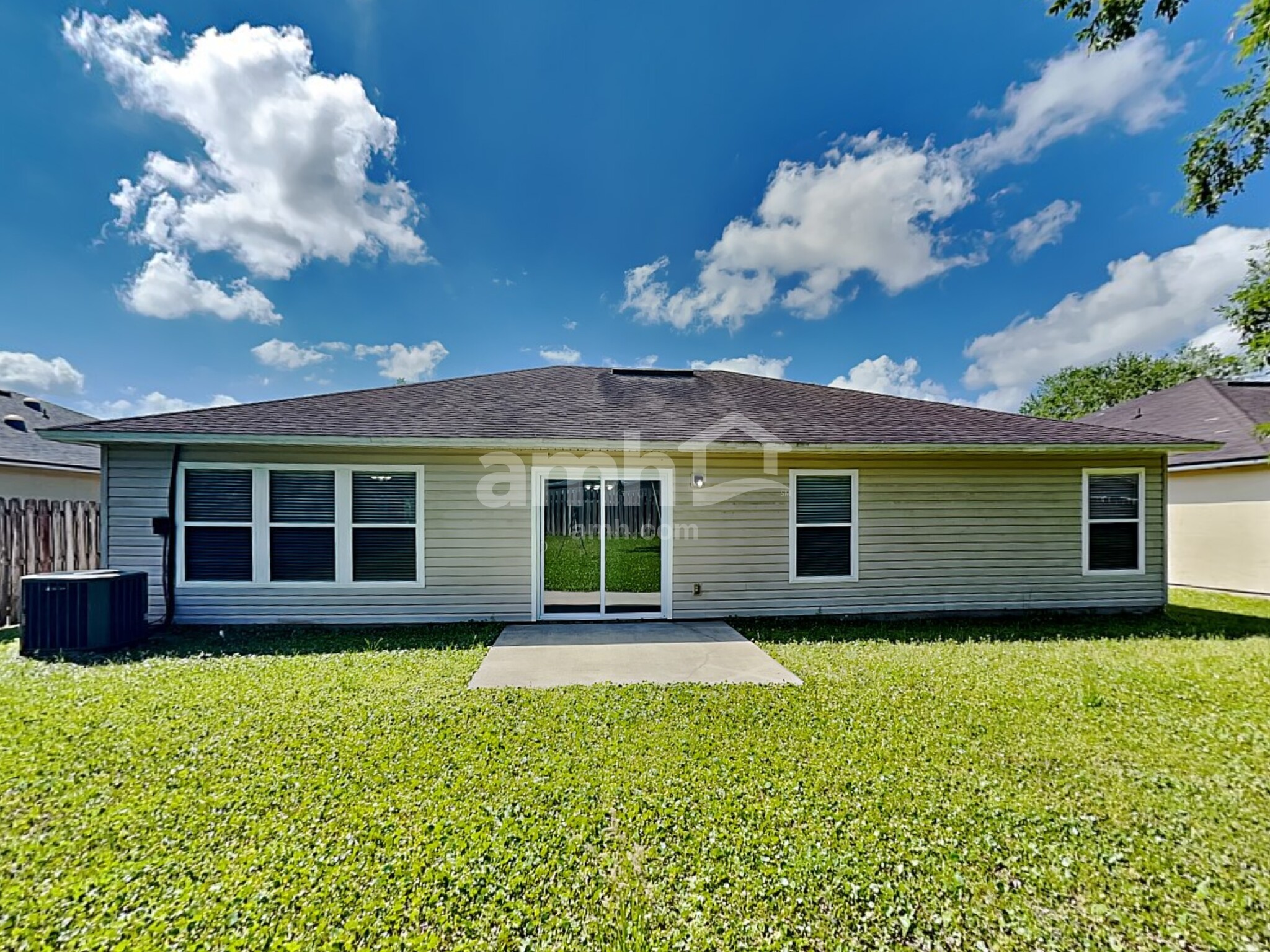 Building Photo - 1420 Heather Ct