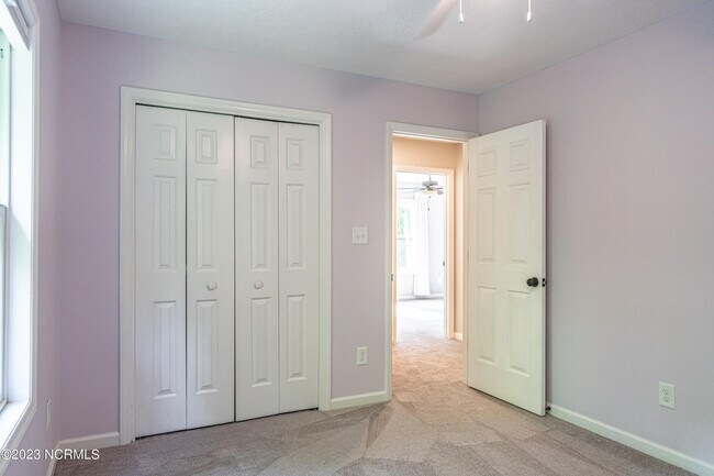 Building Photo - 145 Sandhurst Pl