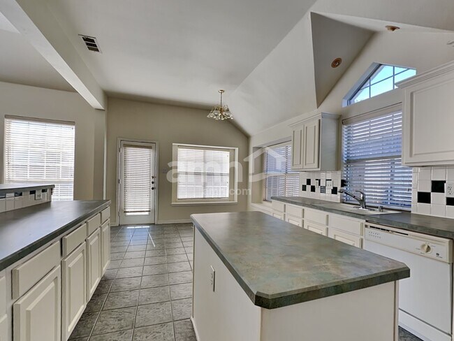 Building Photo - 2500 Kariba Ln