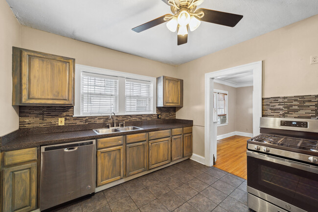 Kitchen - 10206 Clifton Blvd