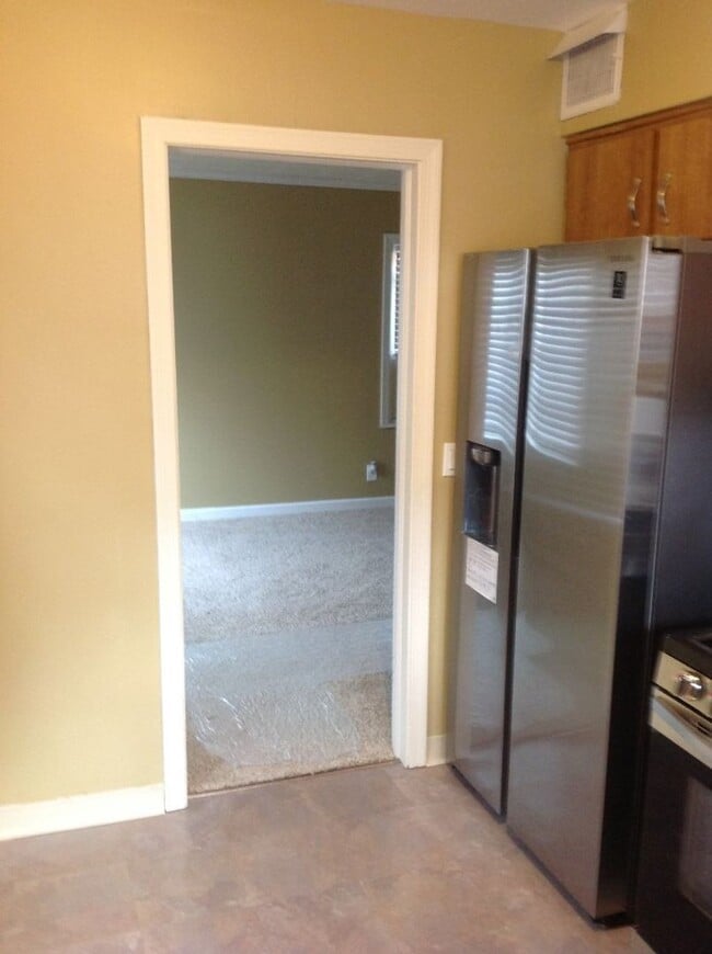 Building Photo - Beautiful home!