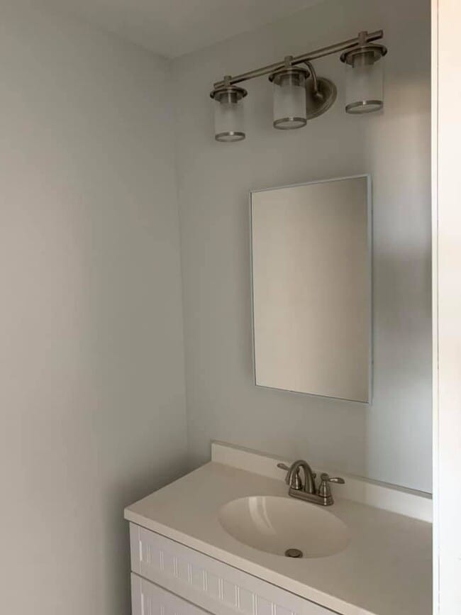 Building Photo - Laurel Flats LLC.