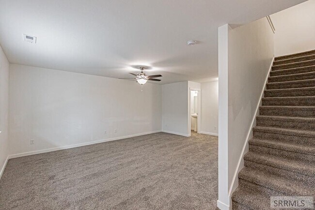 Building Photo - 564 Trails End