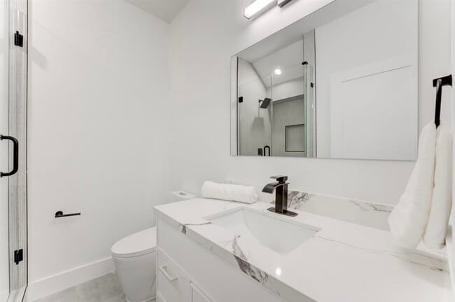 Building Photo - 1210 W 23rd St