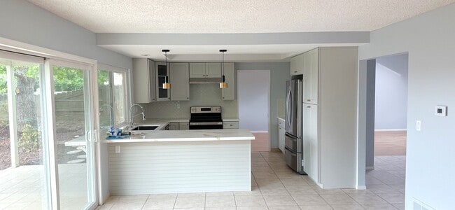 Building Photo - Beautiful fully remodeled home in sunny San Diego!