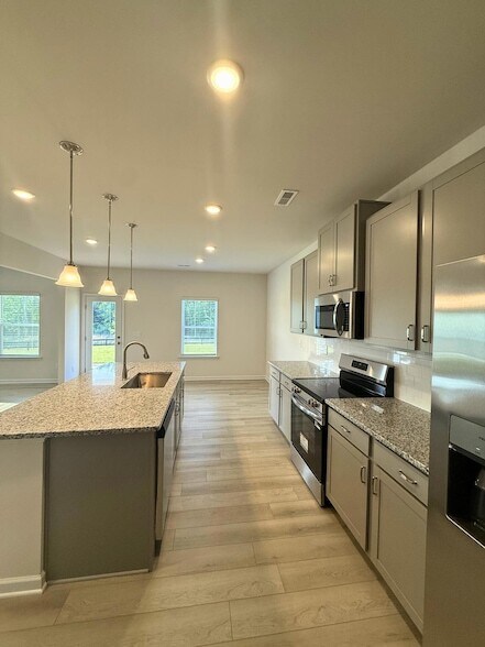 Building Photo - 11053 Valmont Ln