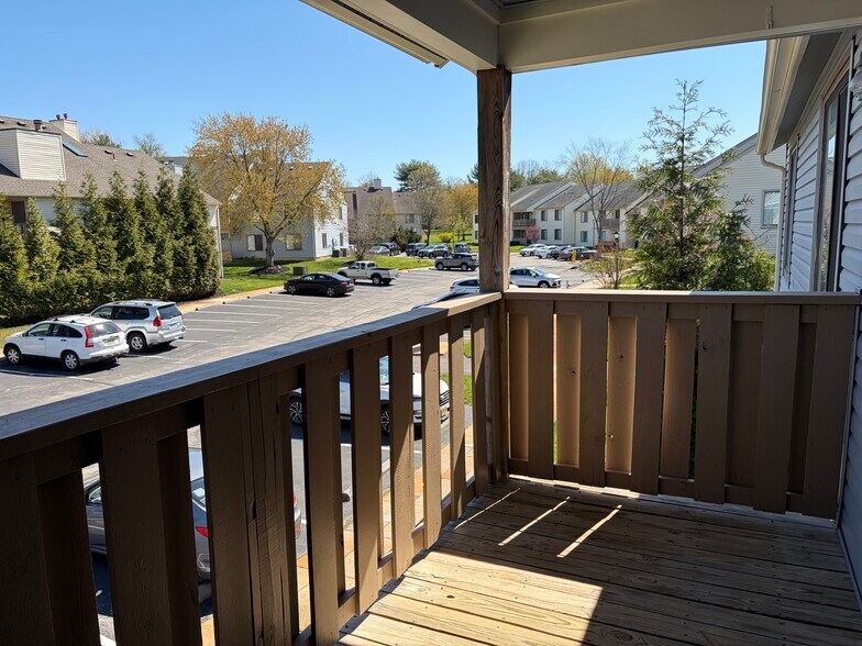 Building Photo - 706 The Woods