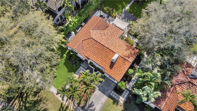 Building Photo - 70 NE 97th St