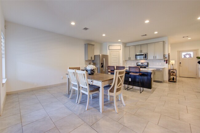 Building Photo - 3902 Elk Crk Ct