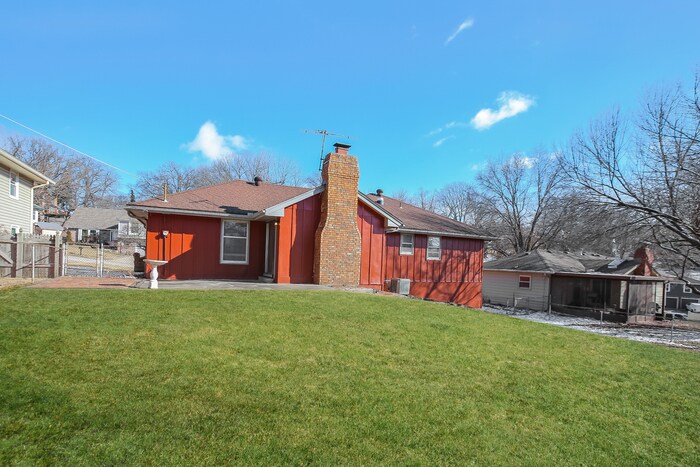 Building Photo - 3624 NE West Park Dr