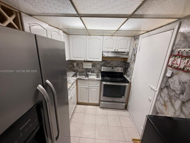 Building Photo - 17101 NW 57th Ave