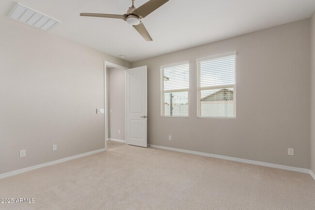 Building Photo - 34906 N Hawley Dr