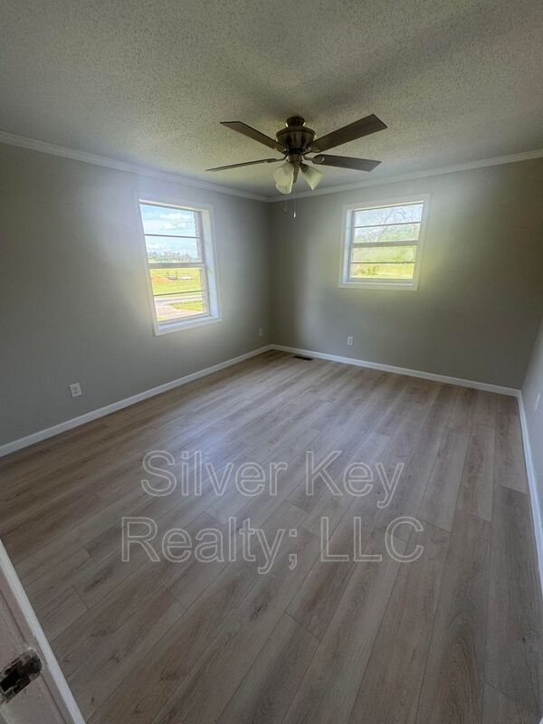 Building Photo - 137 Co Rd 193
