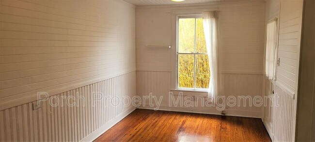 Building Photo - 407 E Jackson St