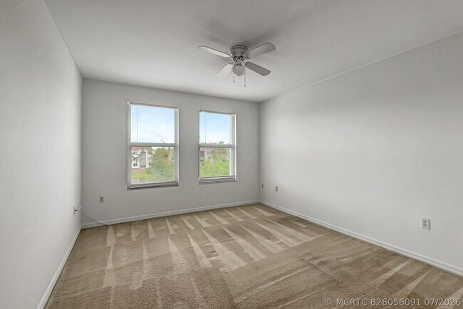 Building Photo - 920 Villa Cir