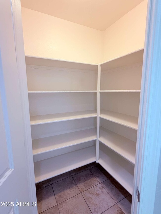 Building Photo - 5113 E Greenway St