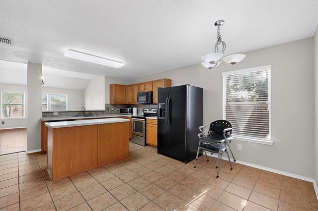 Building Photo - 2800 Briargrove Ln