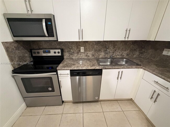 Building Photo - 4235 N University Dr