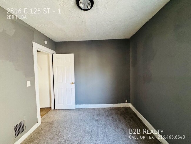 Building Photo - 2816 E 125th St