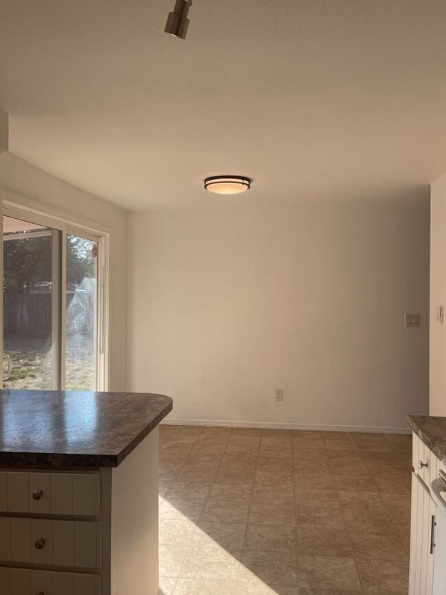 Building Photo - !!!COMING SOON!!! Three Bedroom Ranch in O...