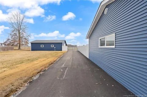 Building Photo - 102 Melanie Ln